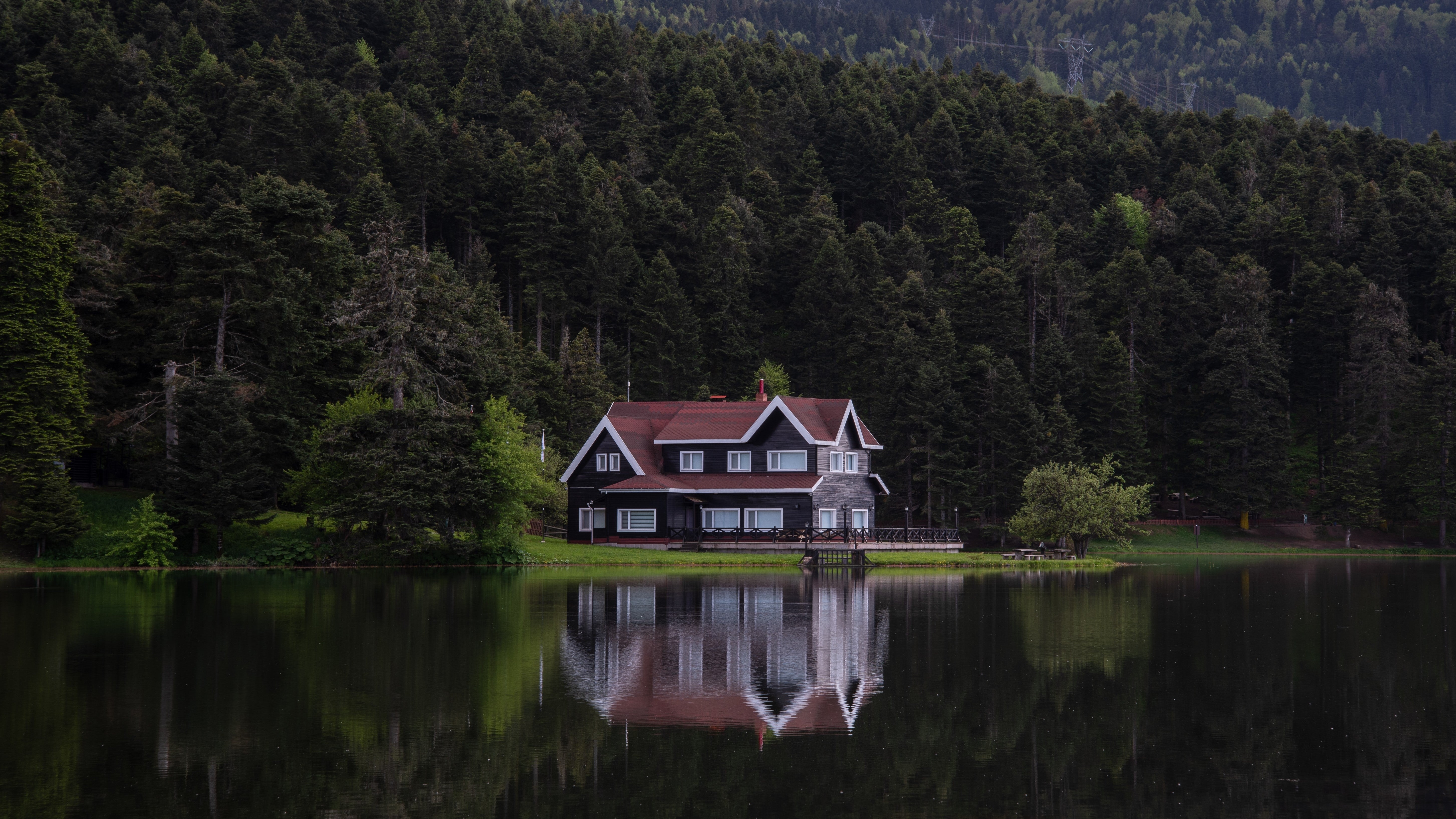 Portable Power Stations: The Future of On-the-Go Energy Solutions